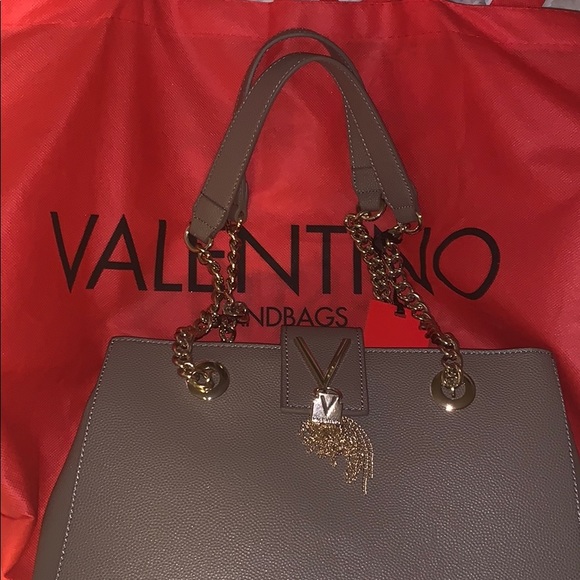 Valentino Handbags - Brand new MARIO VALENTINO PURSE 😍